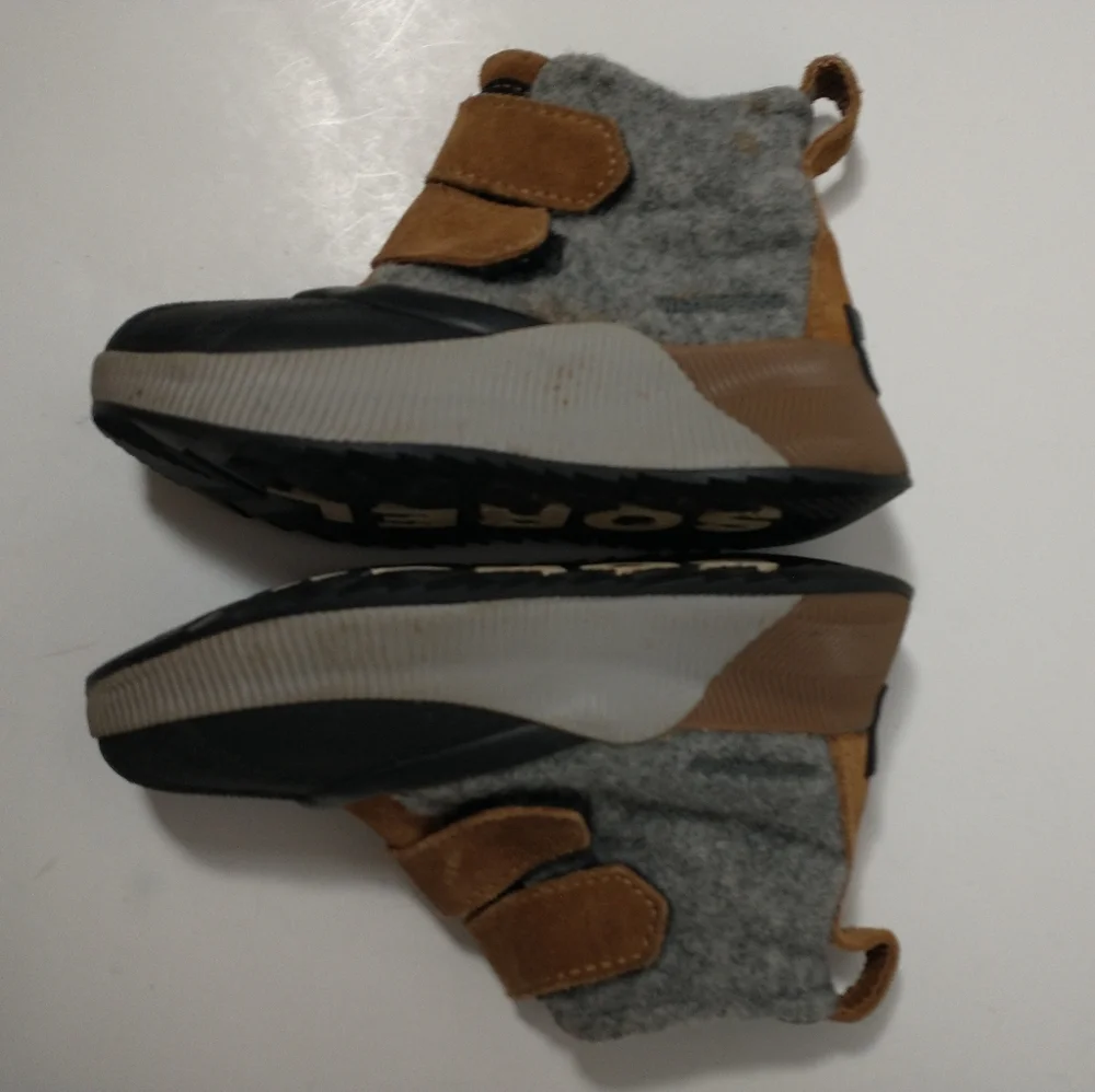 Sorel Out N About Waterproof Boots, Hook And‎ Loop Closure, Brown, Size 9